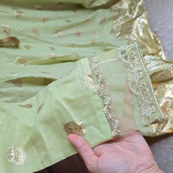 Pakistani designer shalwar kameez - Picture 3 of 10